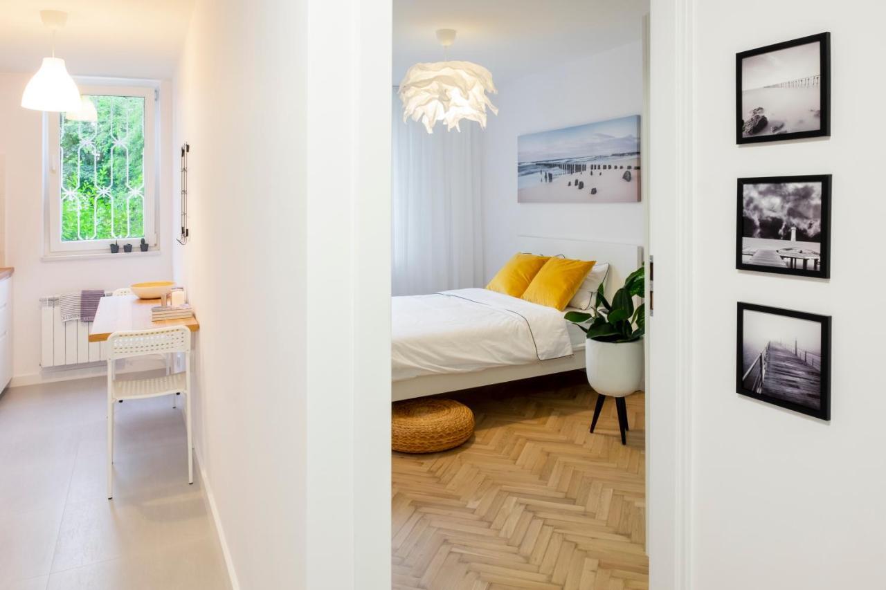 Cristine Apartment Warsawa Bagian luar foto